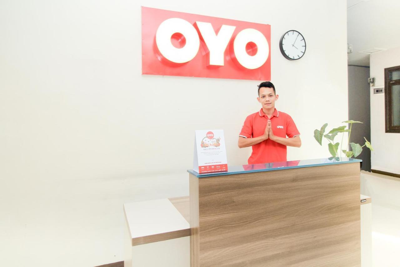 Oyo 204 Blessing Residence Сурабая Екстериор снимка