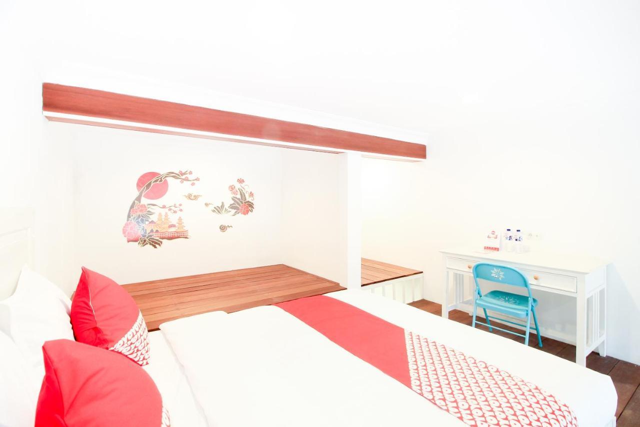 Oyo 204 Blessing Residence Сурабая Екстериор снимка