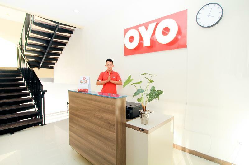 Oyo 204 Blessing Residence Сурабая Екстериор снимка