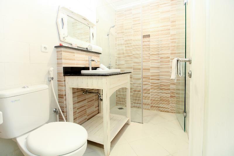 Oyo 204 Blessing Residence Сурабая Екстериор снимка