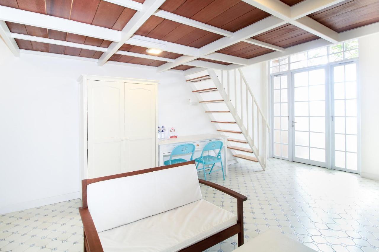 Oyo 204 Blessing Residence Сурабая Екстериор снимка
